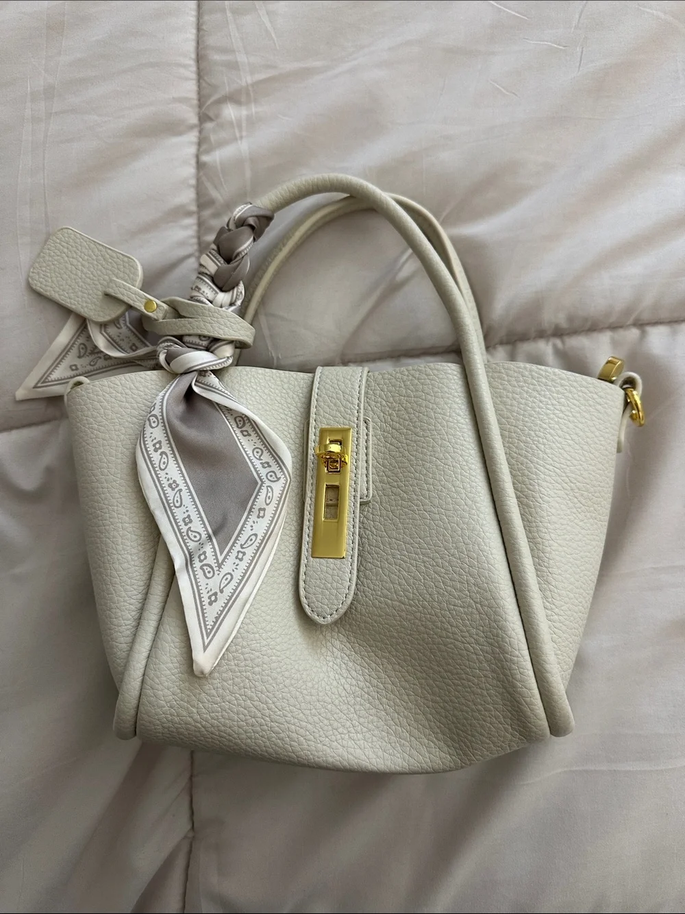 Women's shoulder bag